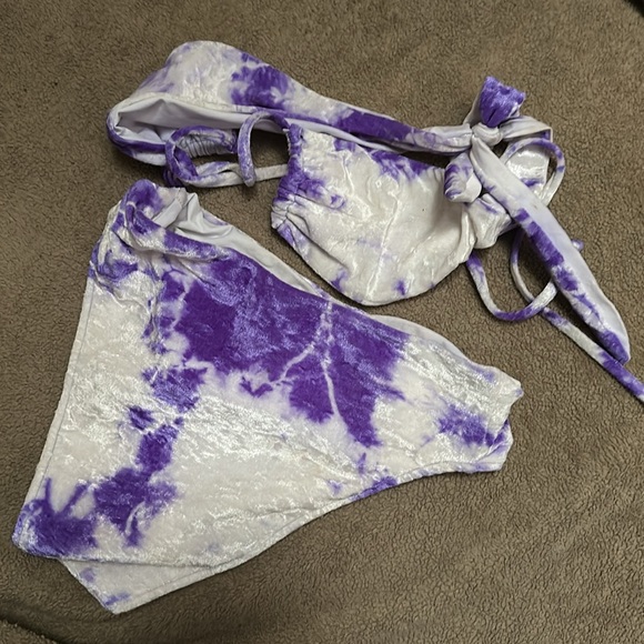 Frankie’s Bikini Set 💜🤍 - Picture 5 of 5